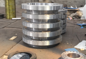 產(chǎn)品名稱(chēng)：Q235對(duì)焊法蘭
